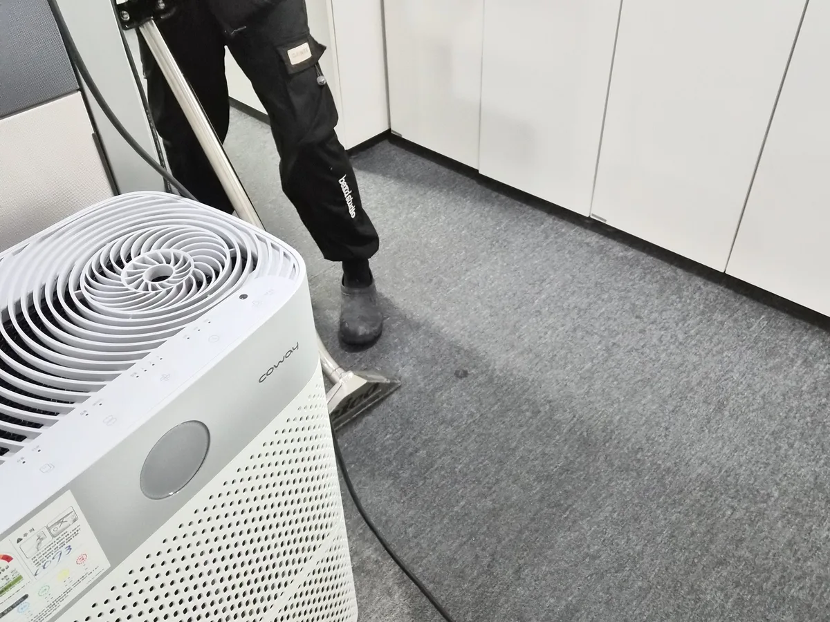 하동군 옥종면 사업장 로비·복도 카페트 바닥 위생청소 사례 - 행진크린